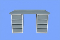 Dílenský pracovní stůl s dvěma stolovými skříňkami s šuplíky